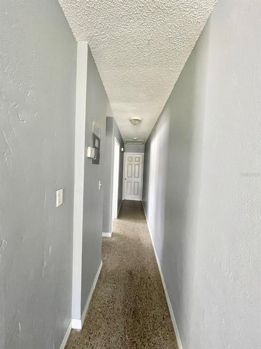 Image 4 of 9 For 4615 Edgewater Drive