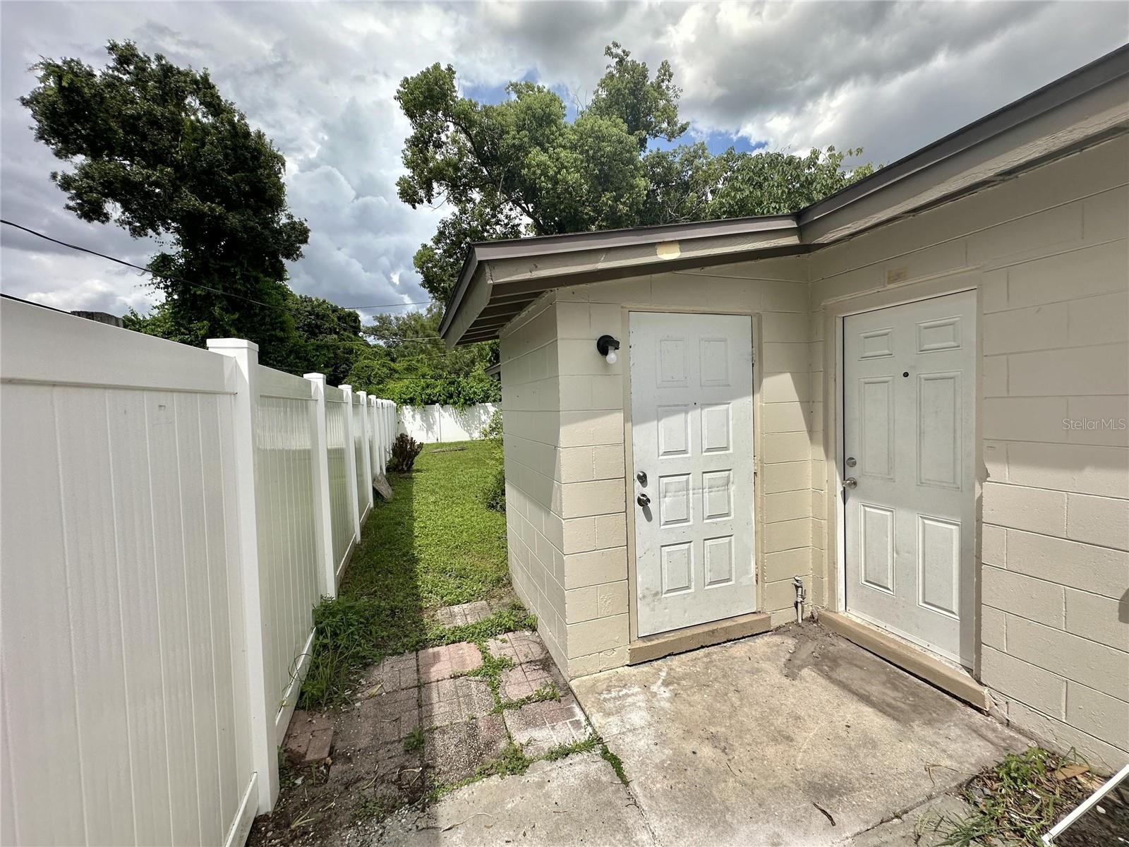 Image 9 of 9 For 4615 Edgewater Drive
