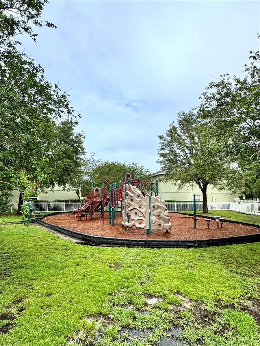 Image 29 of 30 For 13418 Tea Rose Way 103