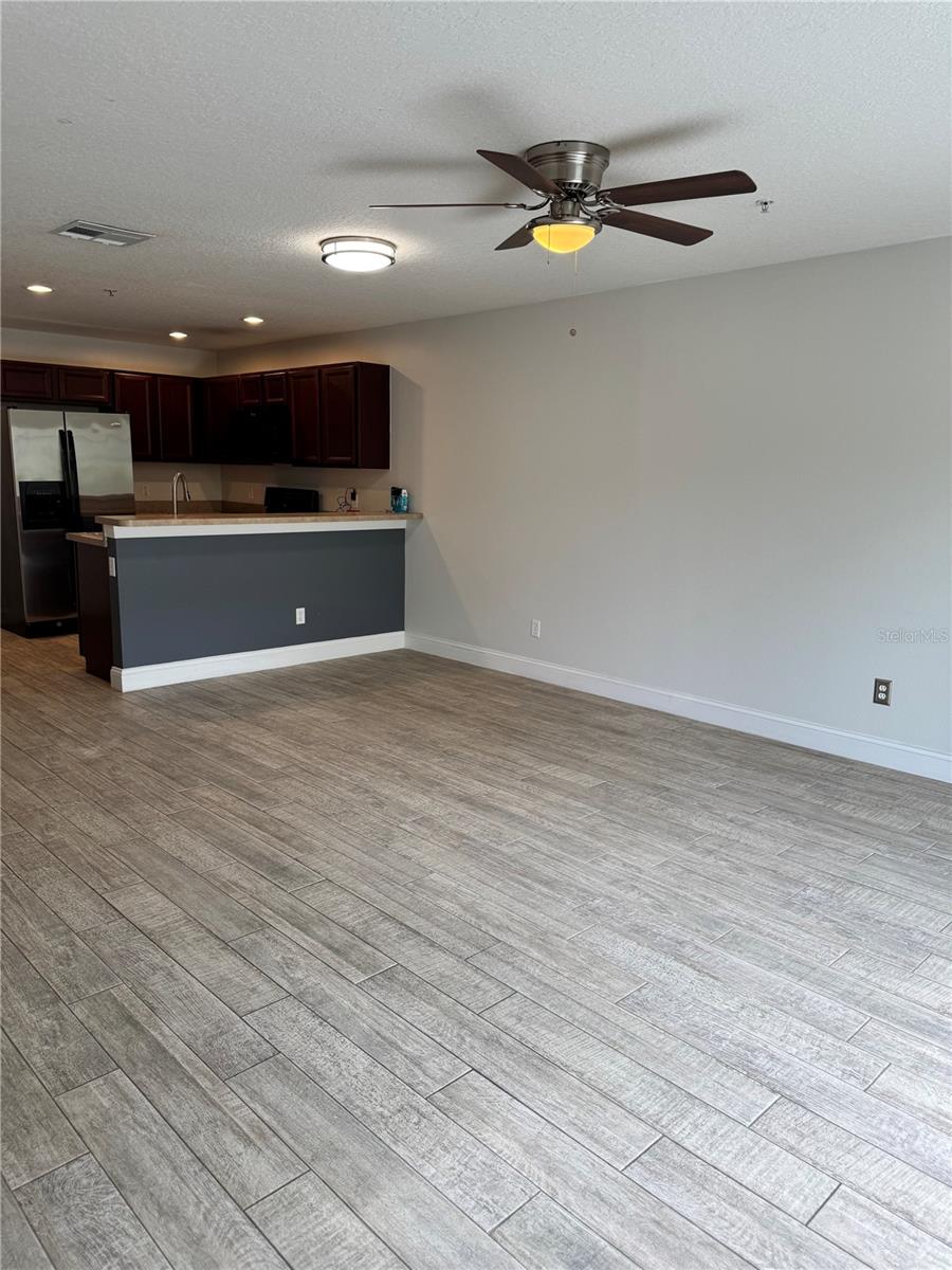 Image 4 of 30 For 13418 Tea Rose Way 103