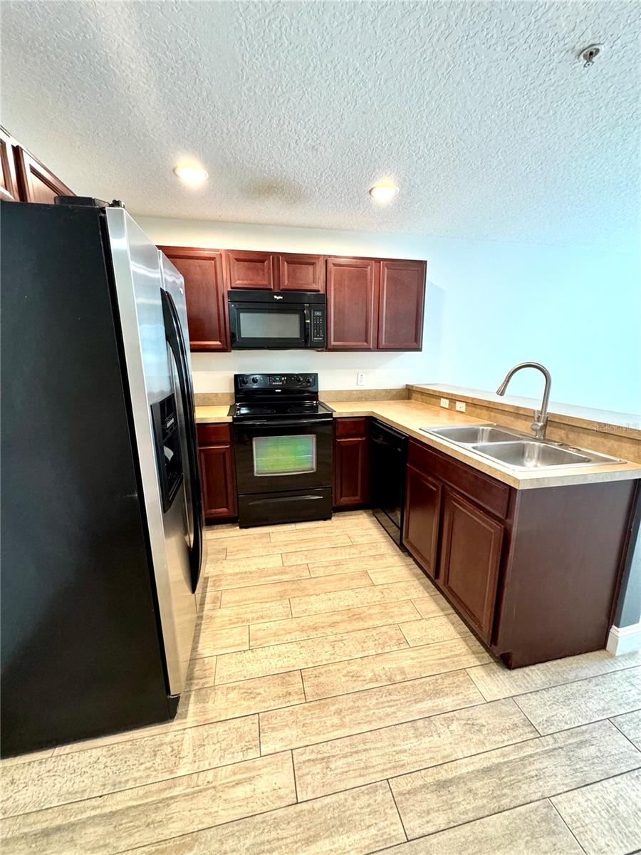 Image 5 of 30 For 13418 Tea Rose Way 103