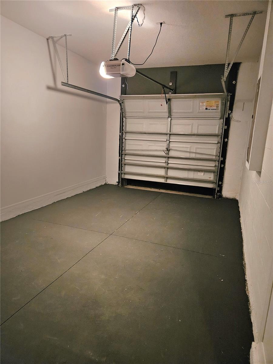 Image 33 of 39 For 3162 Rodrick Circle