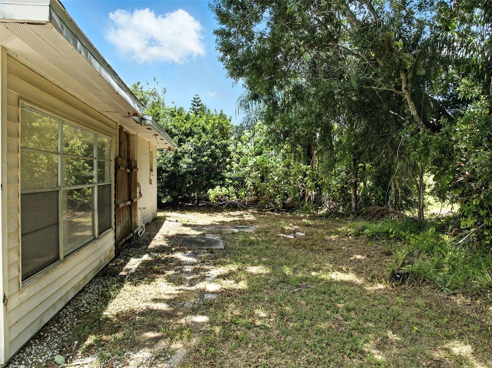 Image 19 of 26 For 3252 Golfview Road