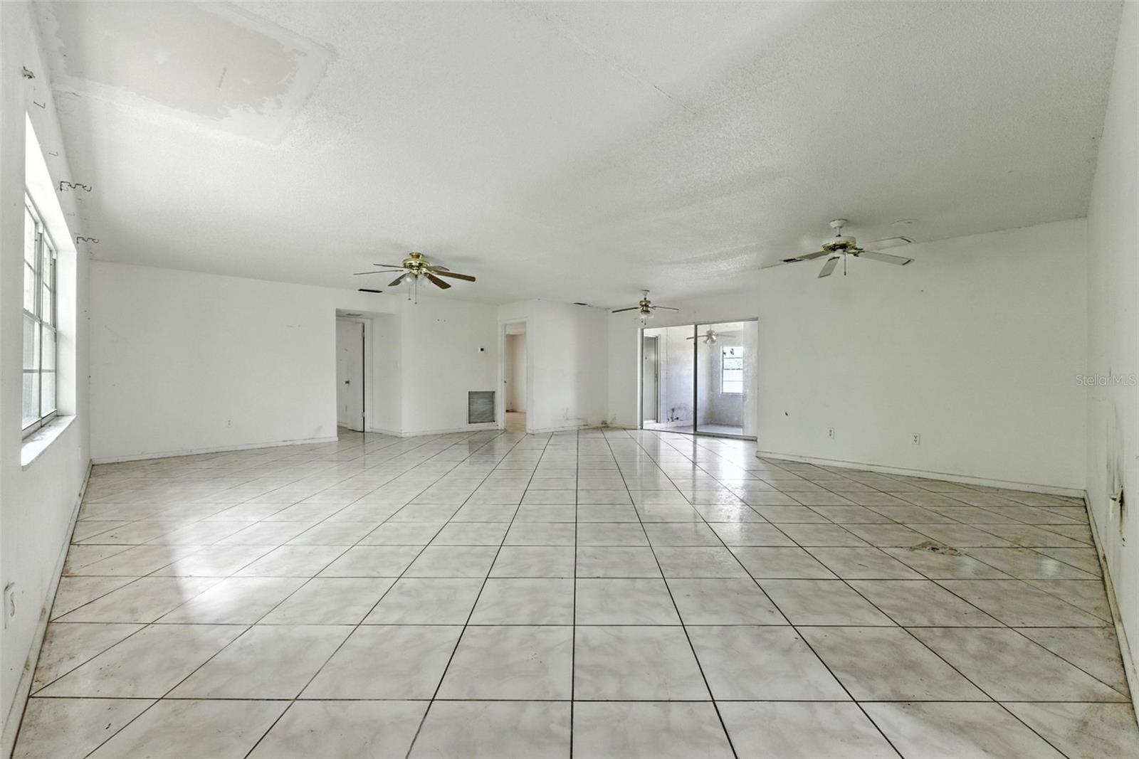 Image 3 of 26 For 3252 Golfview Road