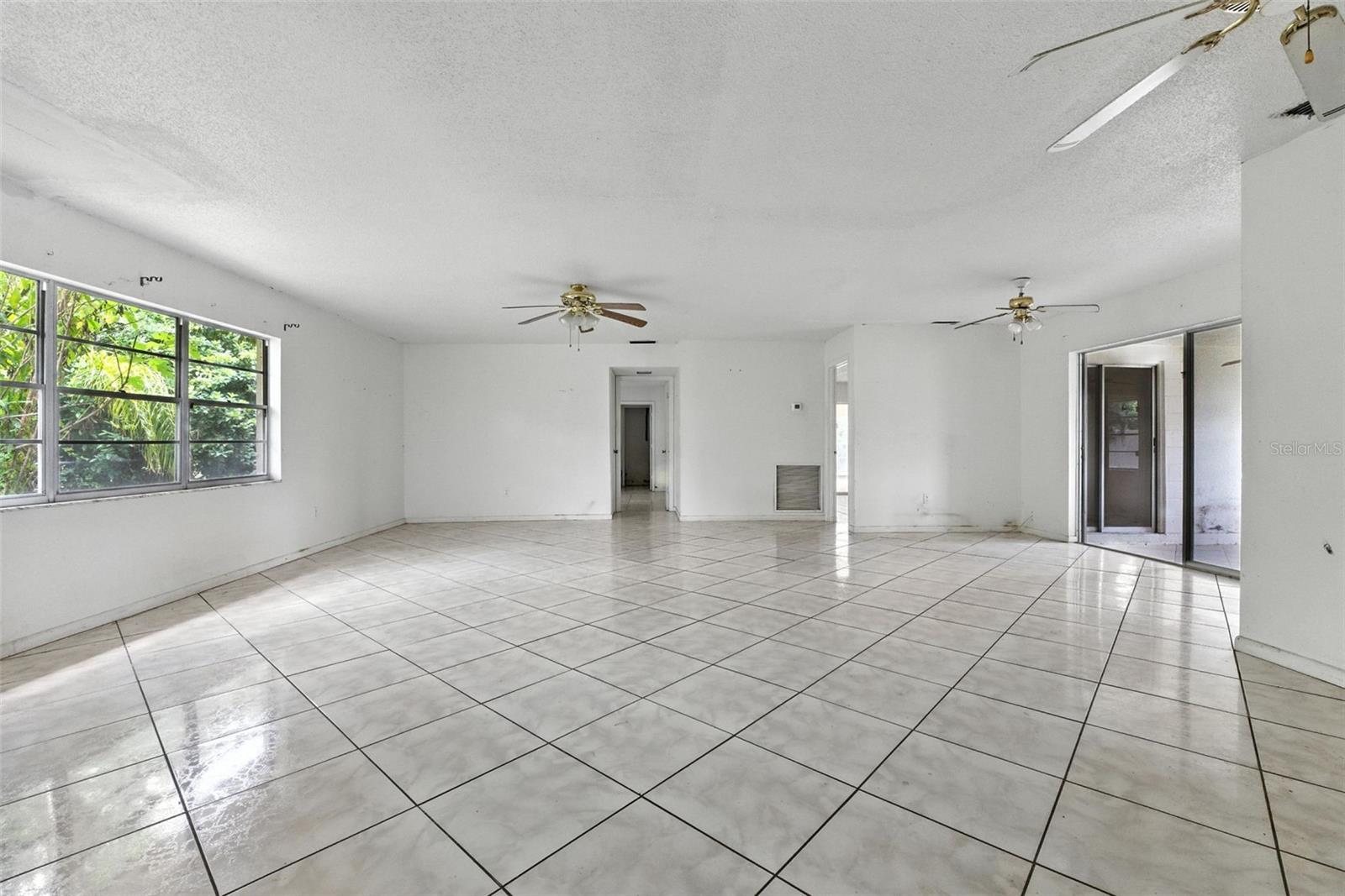 Image 7 of 26 For 3252 Golfview Road