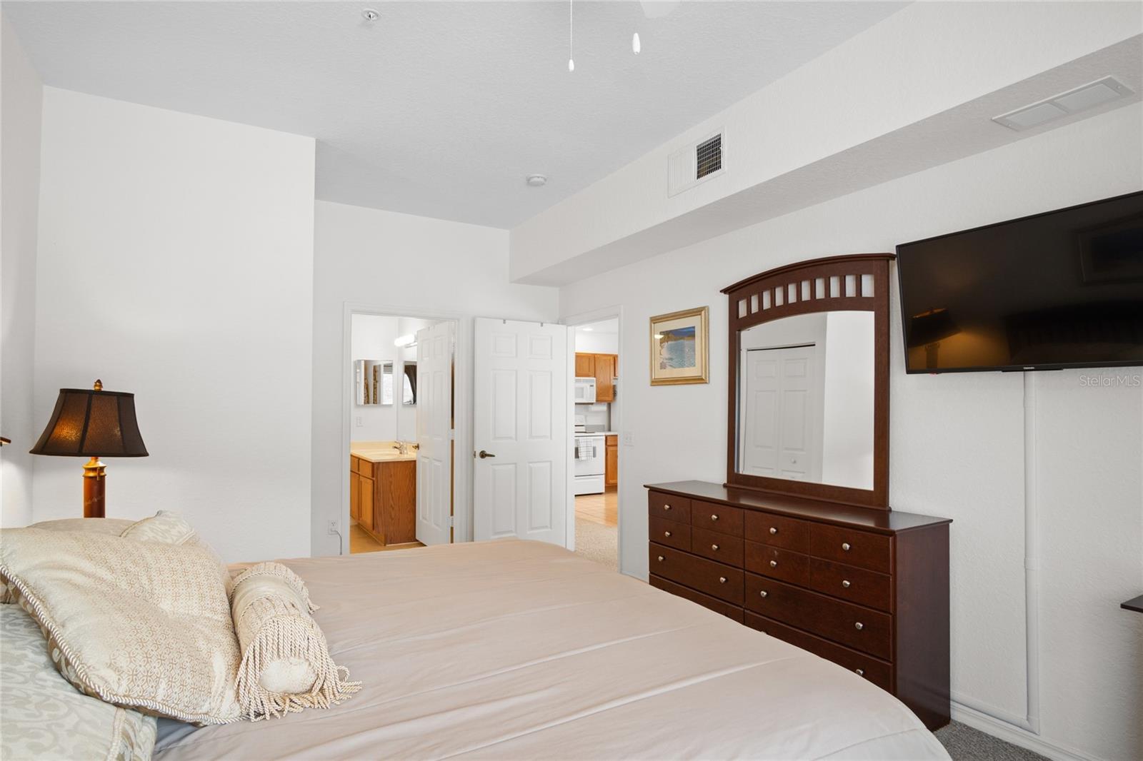 Image 12 of 30 For 4014 Santa Maria Drive 101