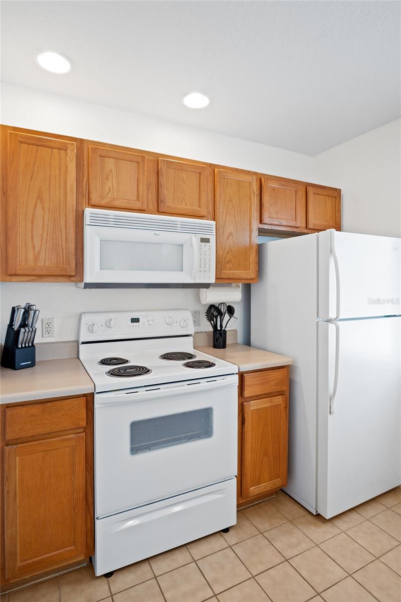 Image 4 of 30 For 4014 Santa Maria Drive 101