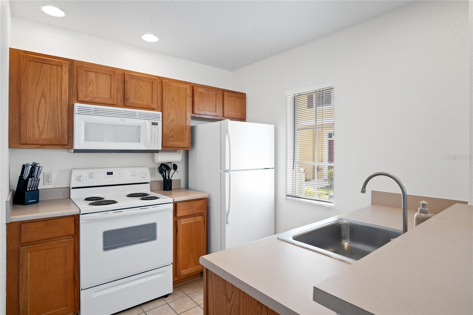 Image 5 of 30 For 4014 Santa Maria Drive 101