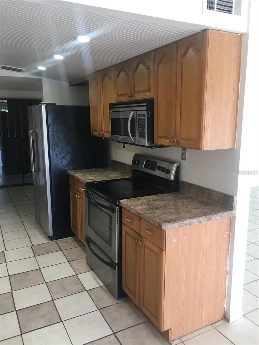 Image 4 of 17 For 4424 Castlepalm Road Ge