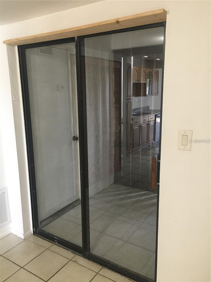 Image 7 of 17 For 4424 Castlepalm Road Ge