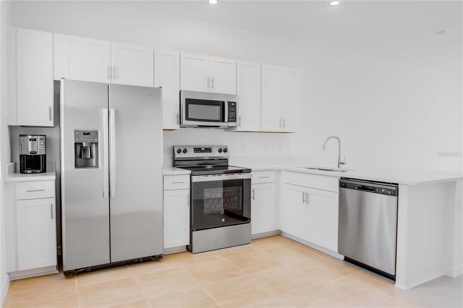 Image 5 of 14 For 8540 Daybreak Street