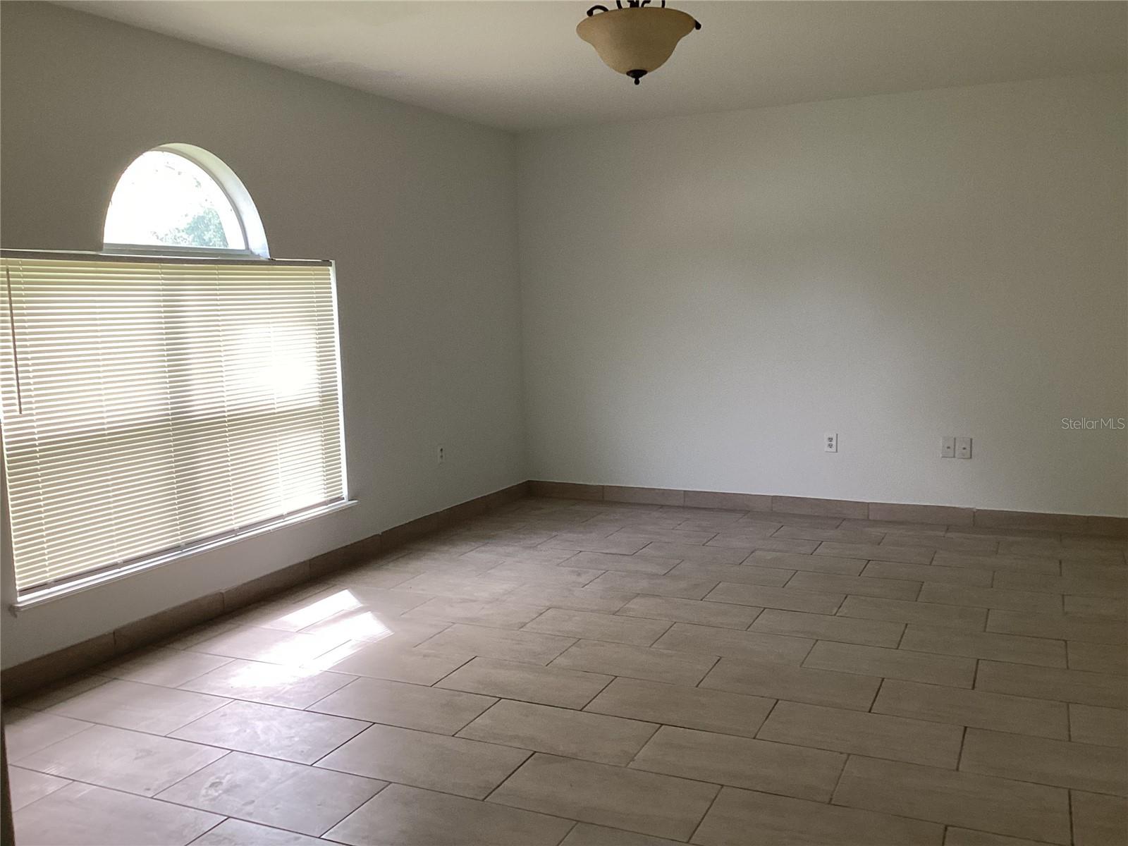 Image 10 of 50 For 974 Derbyshire Drive