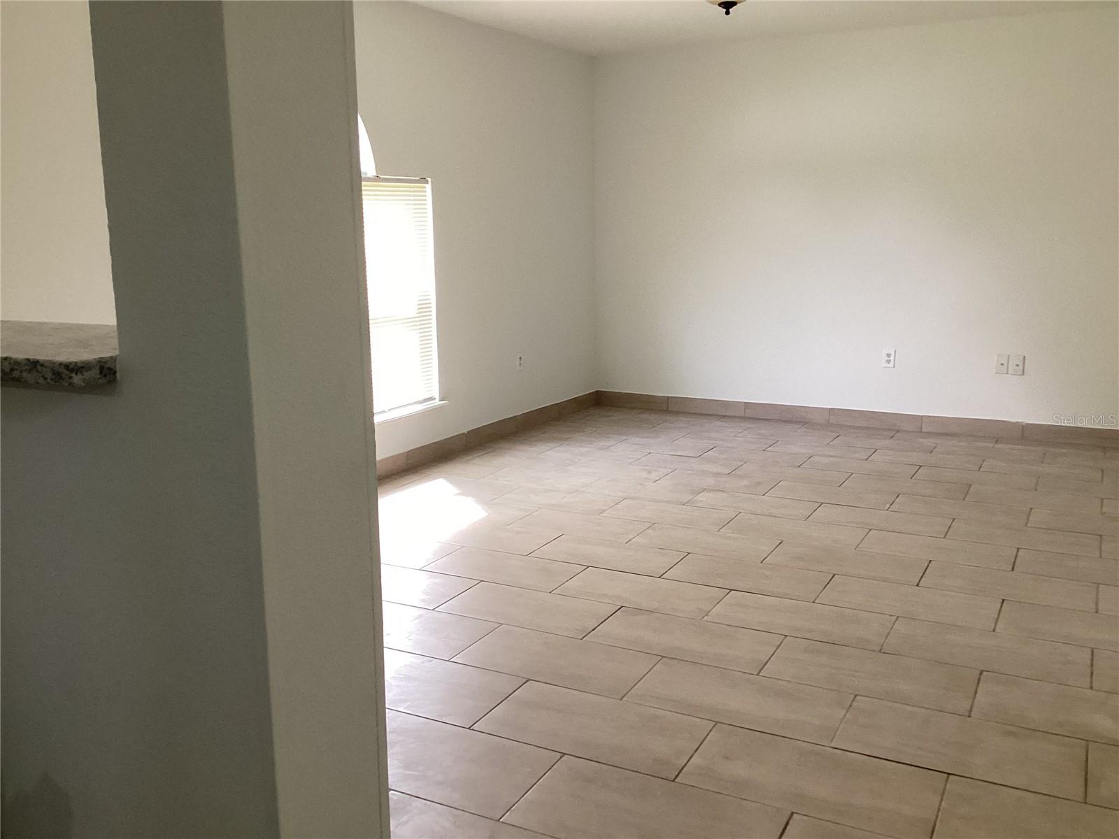 Image 11 of 50 For 974 Derbyshire Drive