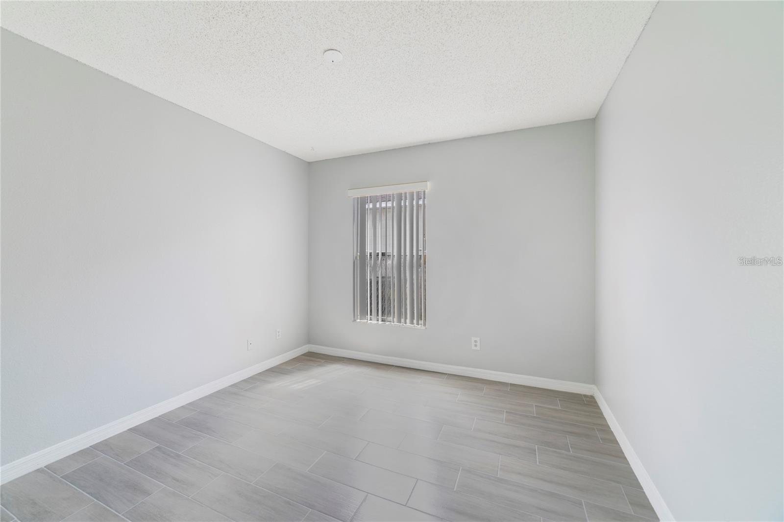 Image 14 of 20 For 2152 Rj Circle