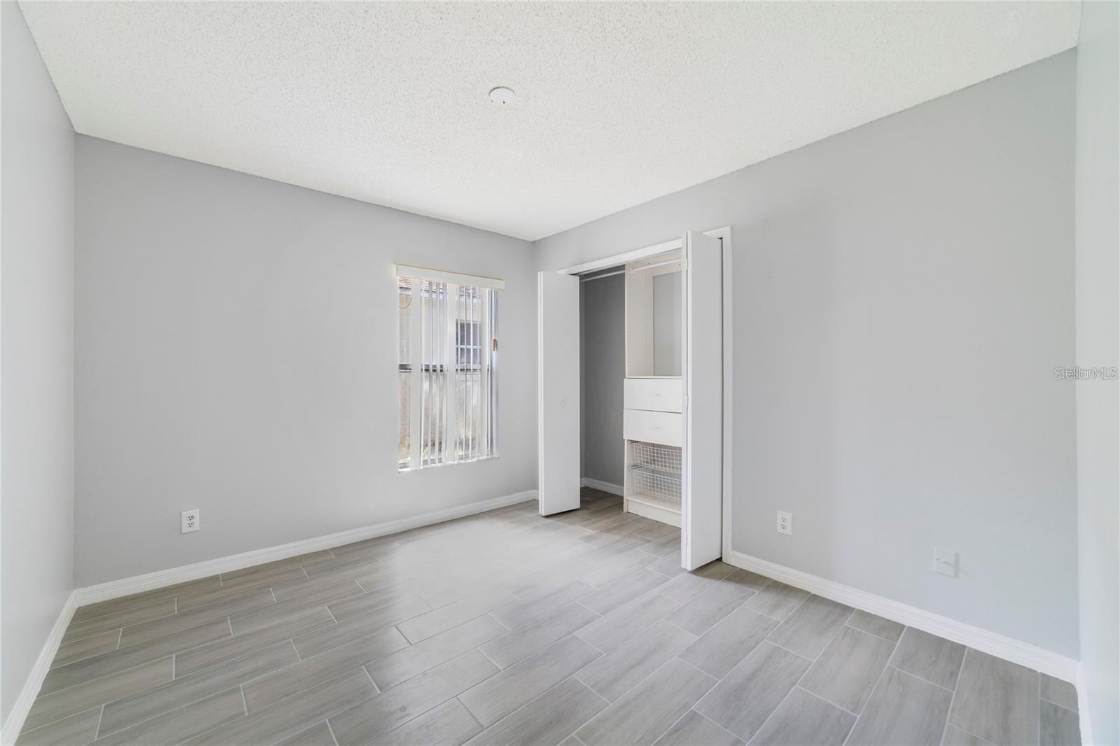 Image 17 of 20 For 2152 Rj Circle