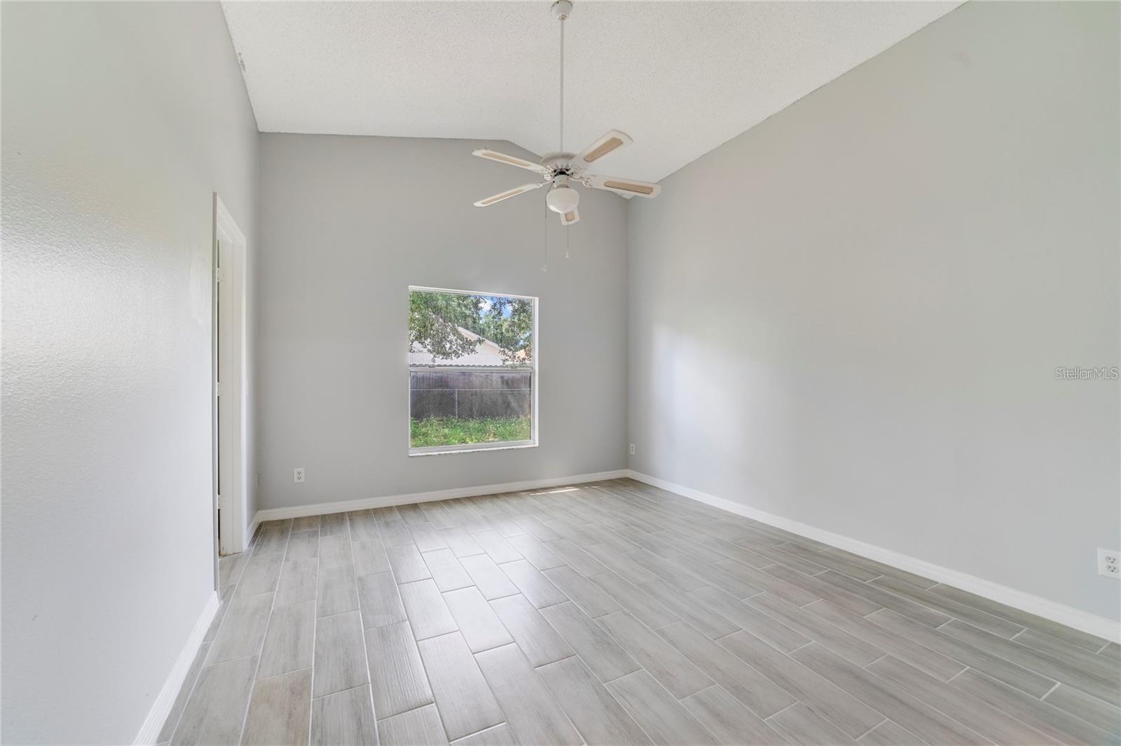 Image 19 of 20 For 2152 Rj Circle