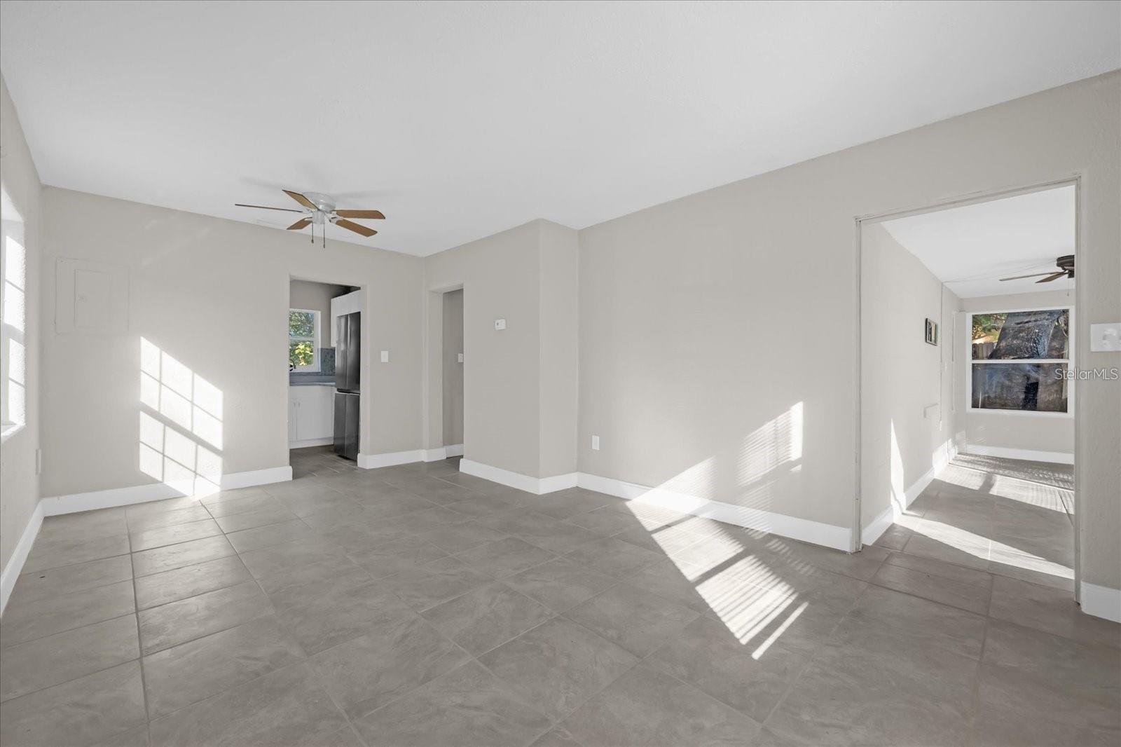 Image 4 of 31 For 907 Columbia Street