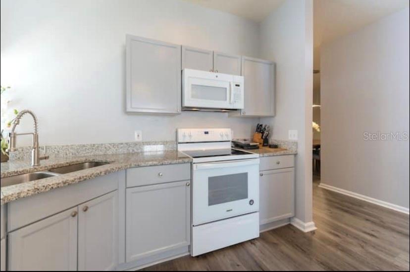 Image 12 of 65 For 8121 Fan Palm Way