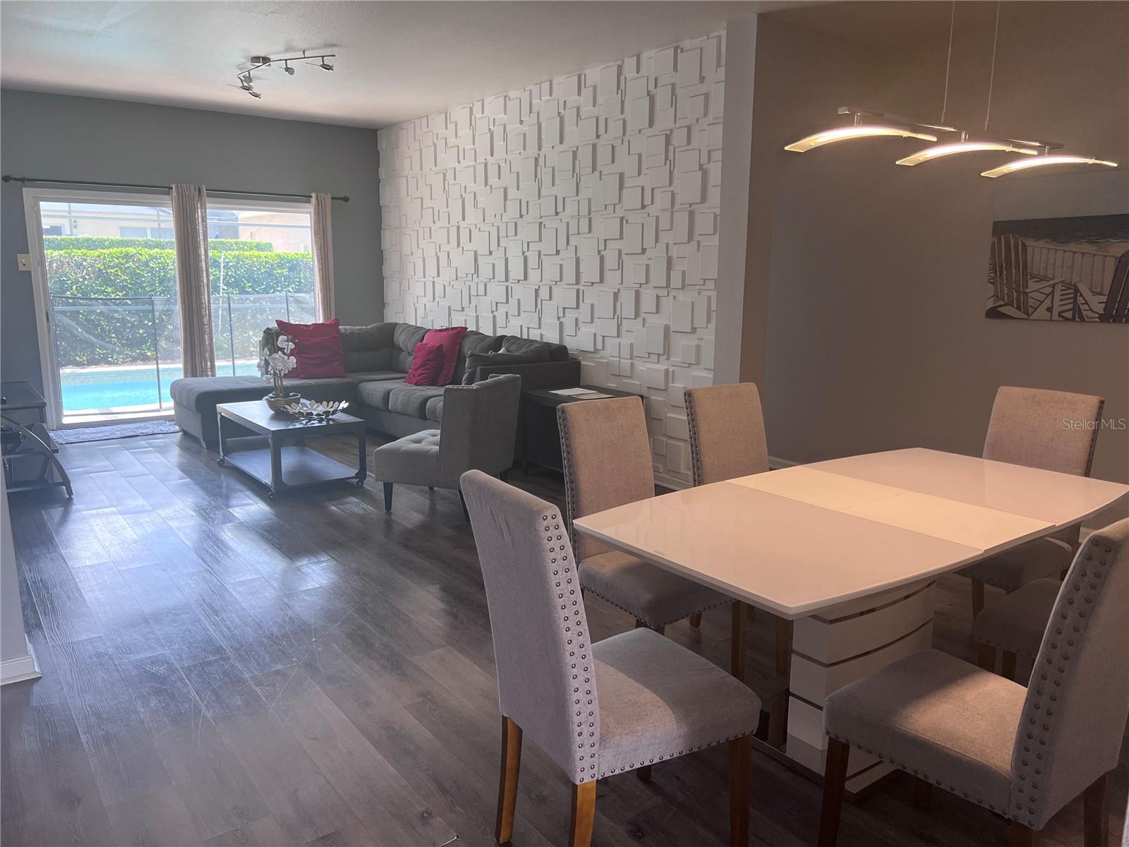 Image 6 of 65 For 8121 Fan Palm Way