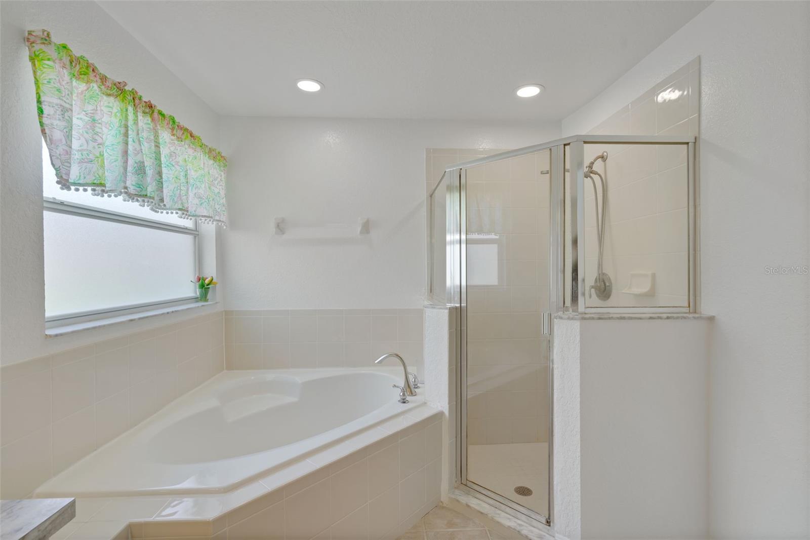 Image 19 of 38 For 307 Balmoral Court