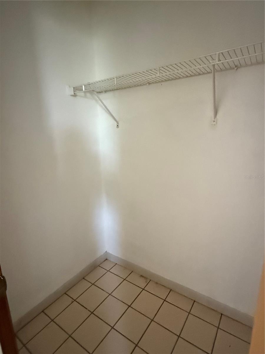 Image 11 of 26 For 925 Derbyshire Drive