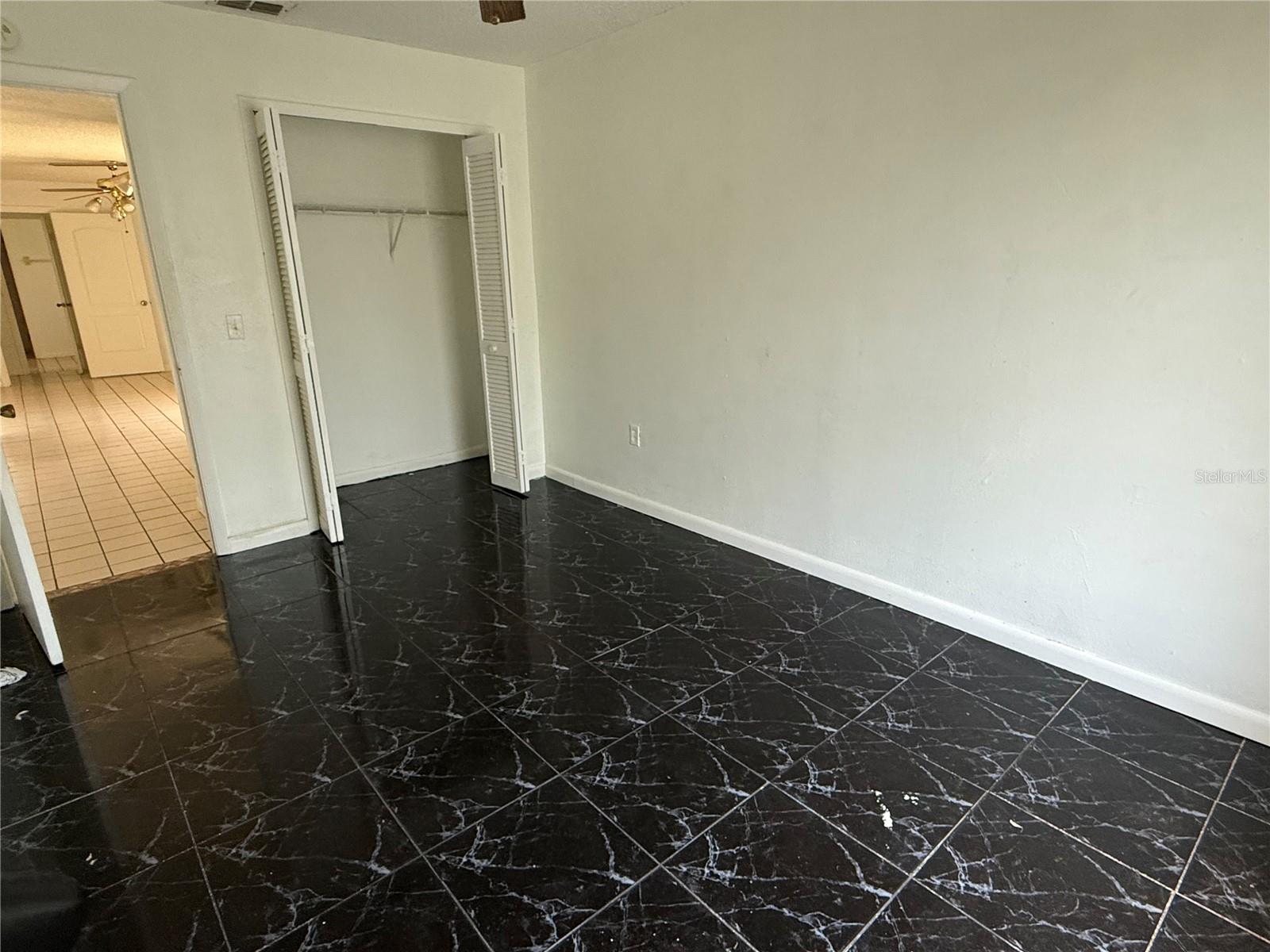 Image 15 of 26 For 925 Derbyshire Drive