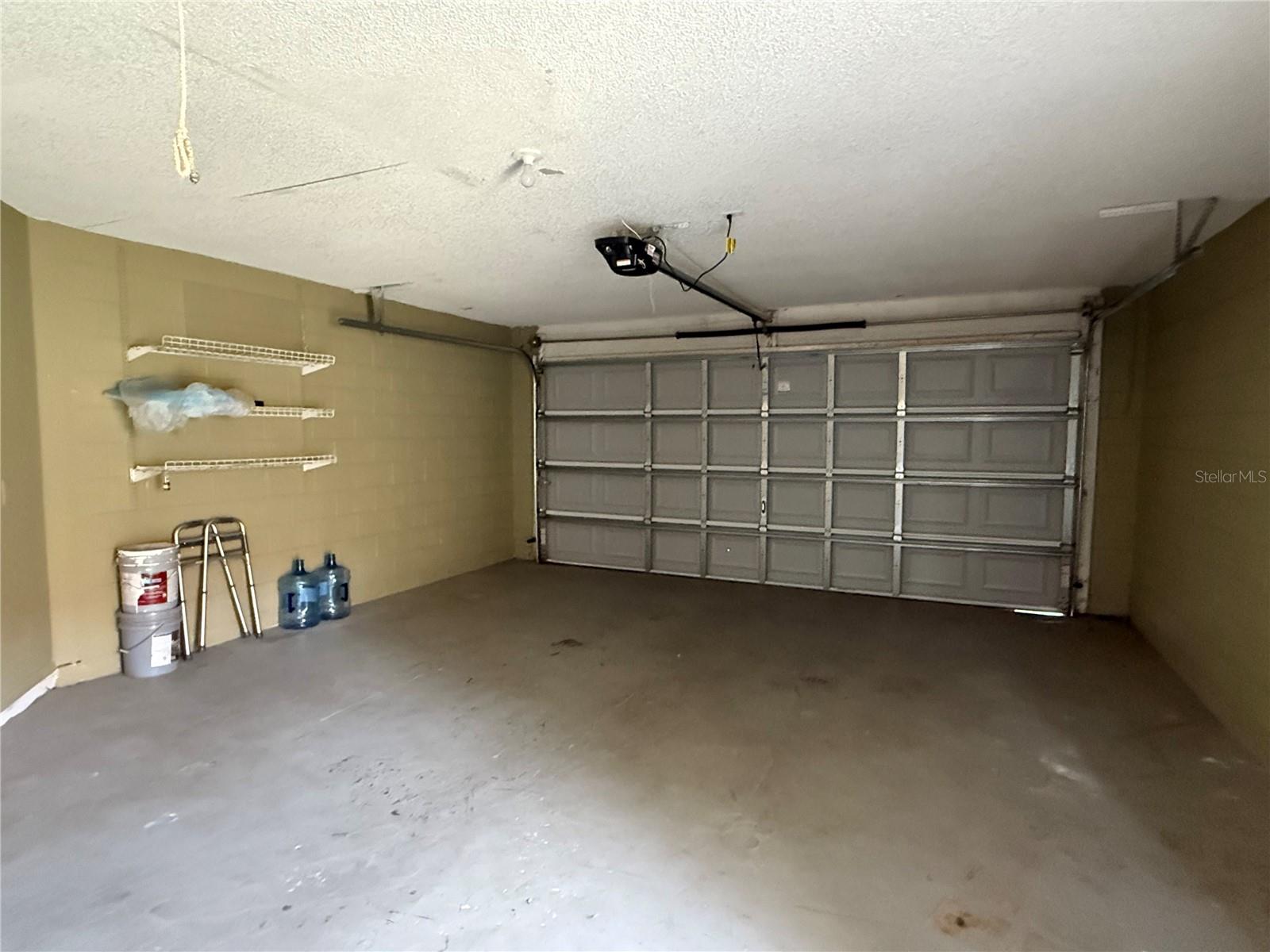 Image 18 of 26 For 925 Derbyshire Drive