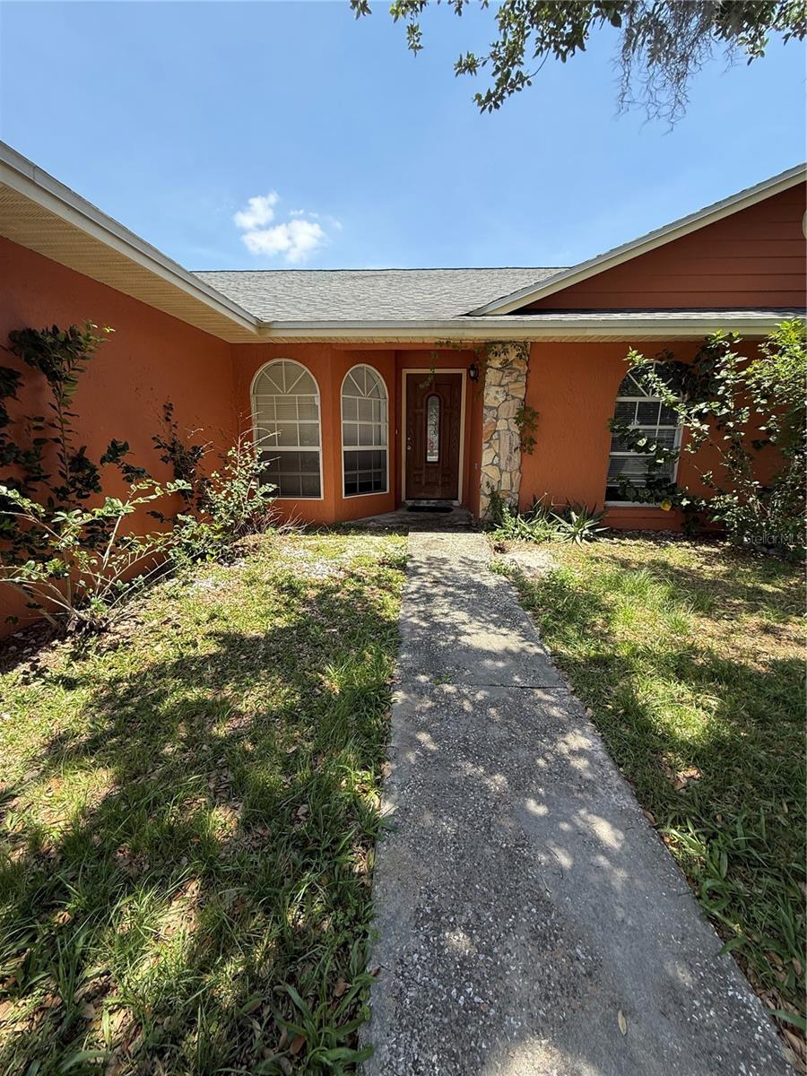 Image 2 of 26 For 925 Derbyshire Drive