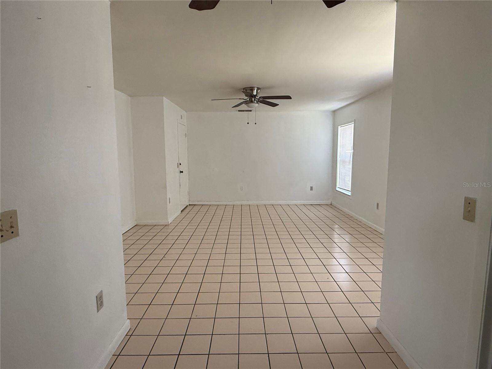 Image 7 of 26 For 925 Derbyshire Drive
