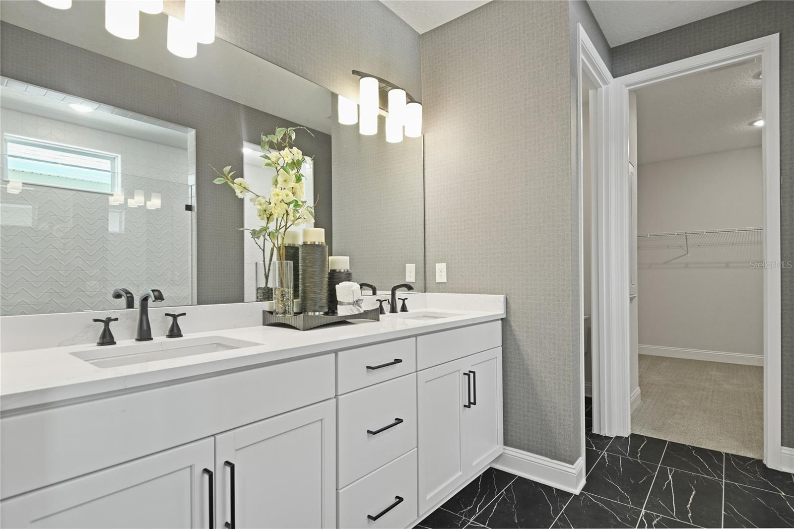 Image 13 of 23 For 221 Thornberry Way