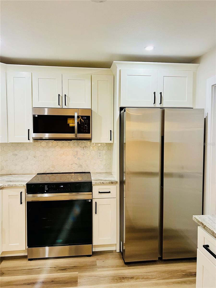 Image 14 of 28 For 801 Leeward Way