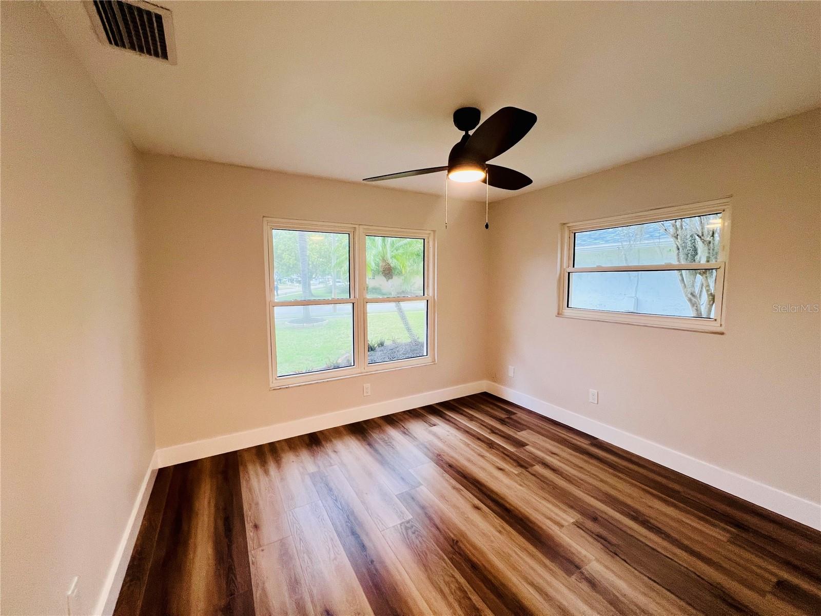 Image 17 of 28 For 801 Leeward Way