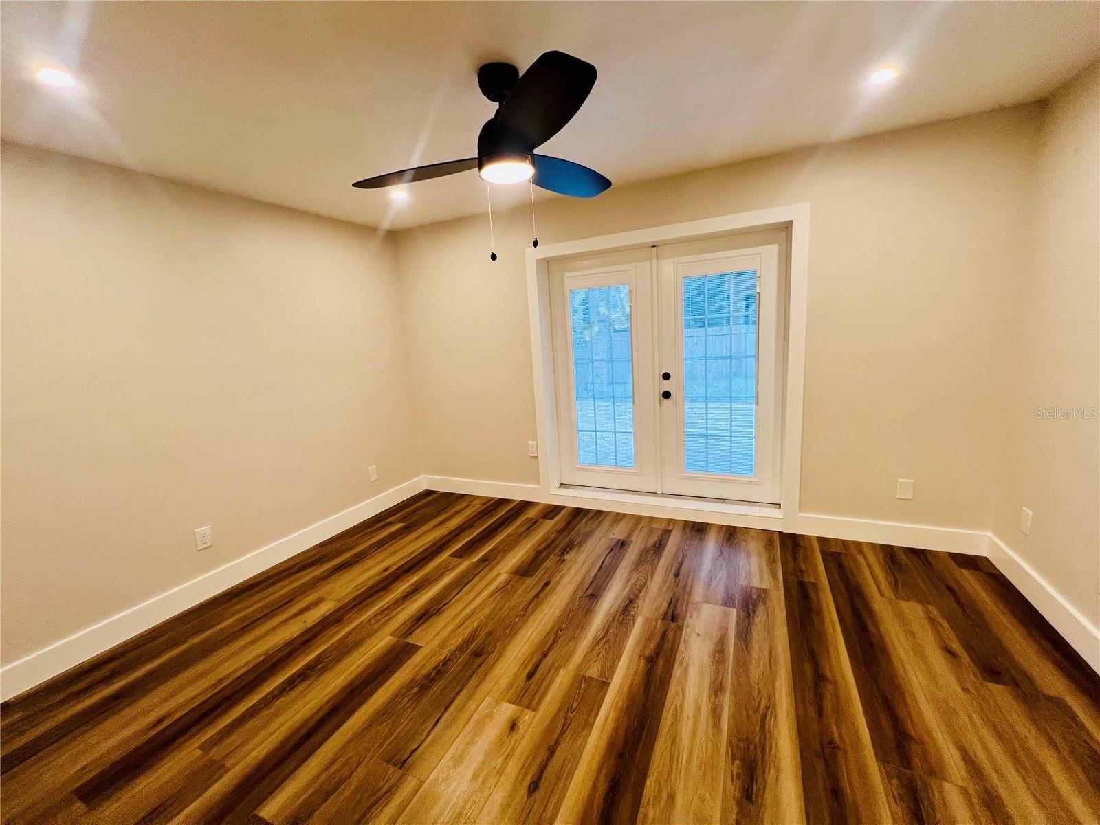 Image 20 of 28 For 801 Leeward Way