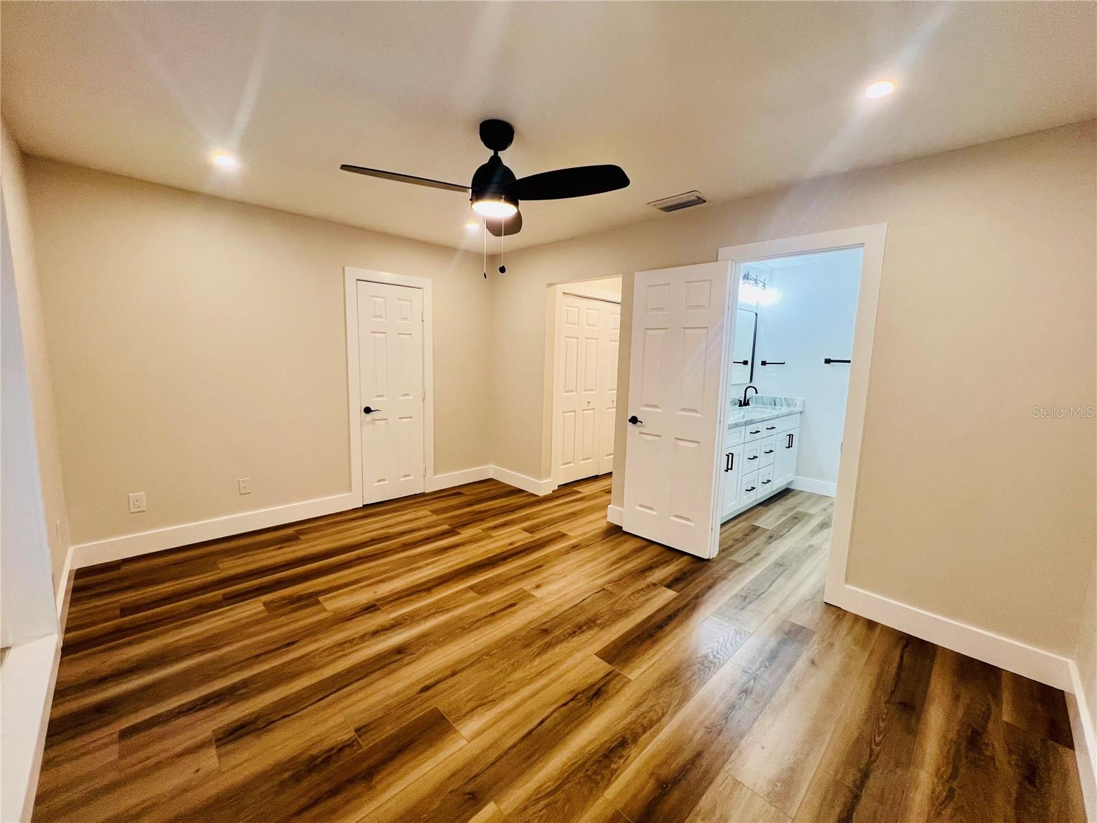 Image 21 of 28 For 801 Leeward Way