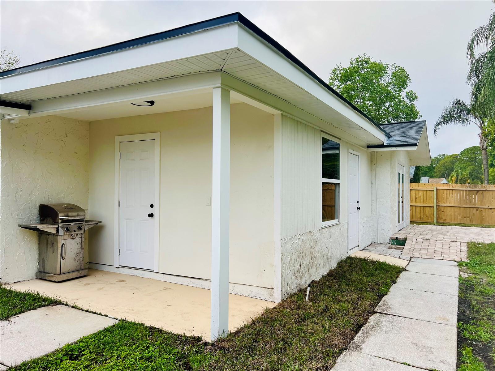 Image 3 of 28 For 801 Leeward Way