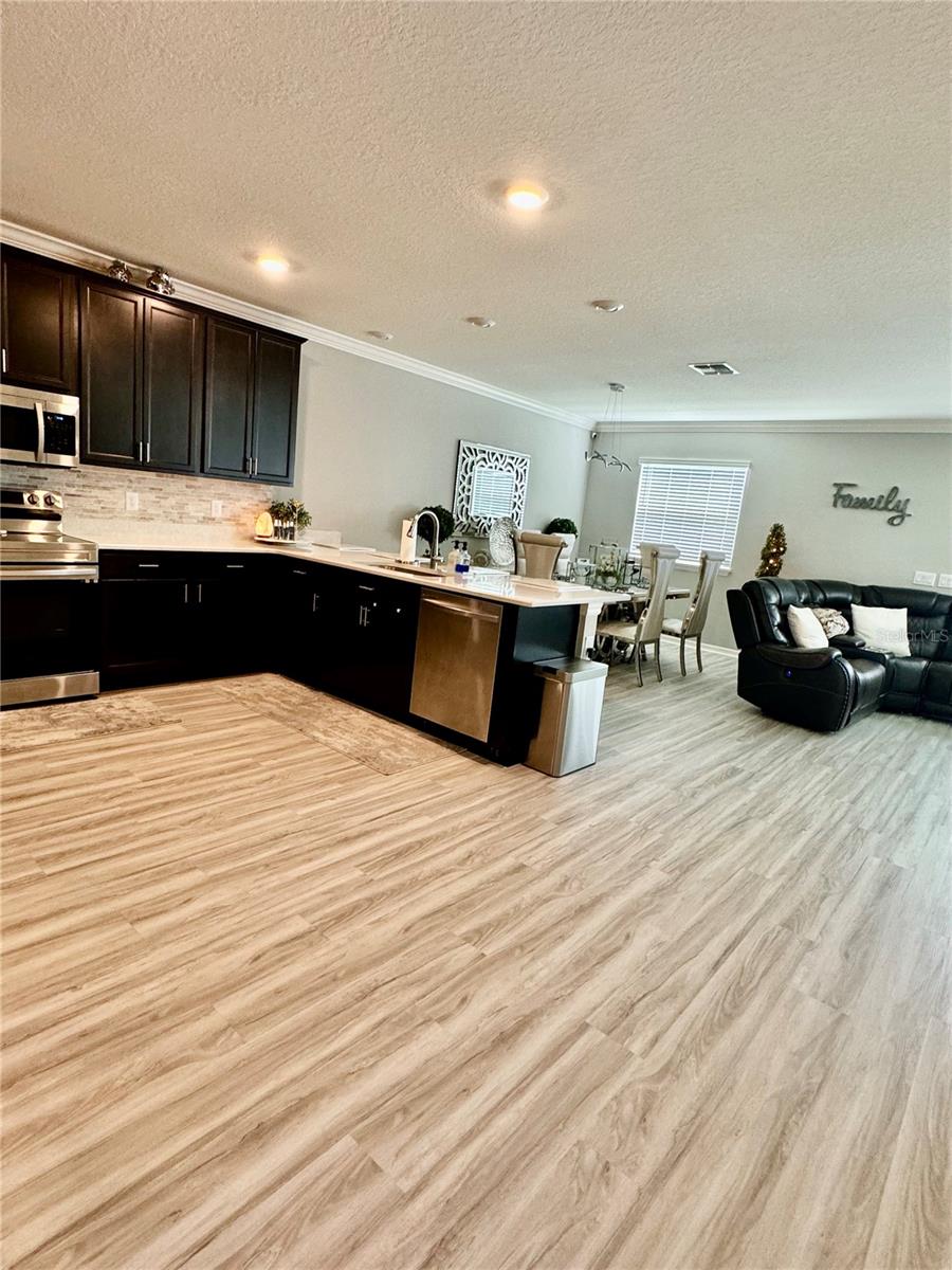 Image 11 of 41 For 1016 Cascade Drive