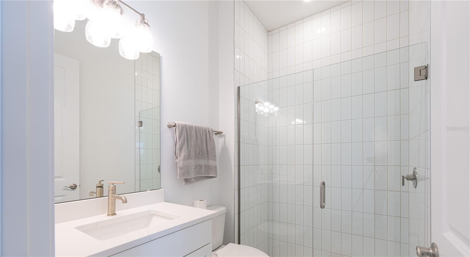 Image 12 of 21 For 15600 Vetta Drive