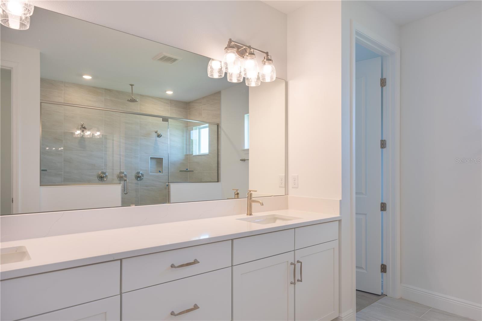 Image 18 of 21 For 15600 Vetta Drive