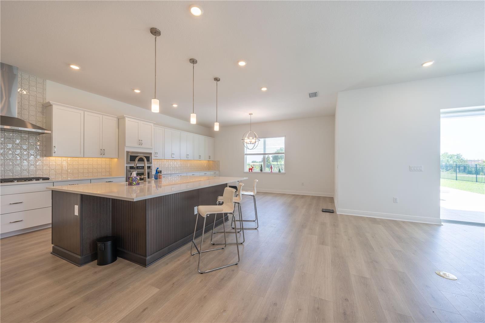 Image 7 of 21 For 15600 Vetta Drive