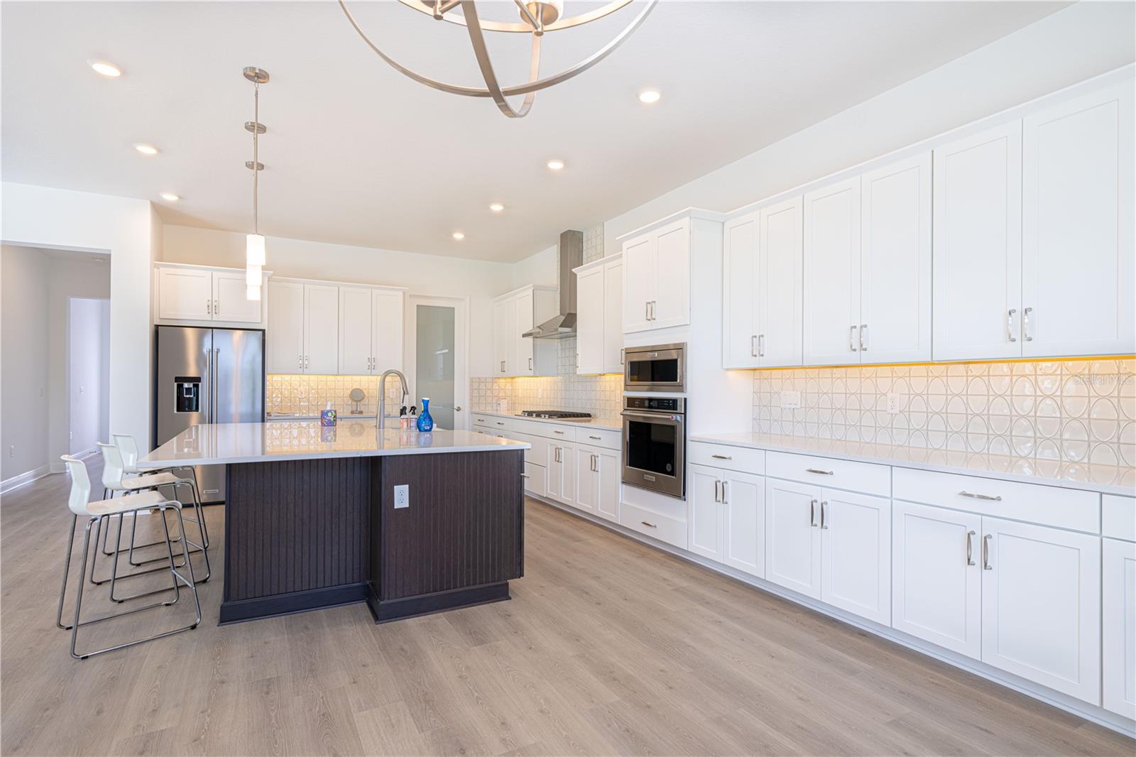 Image 8 of 21 For 15600 Vetta Drive