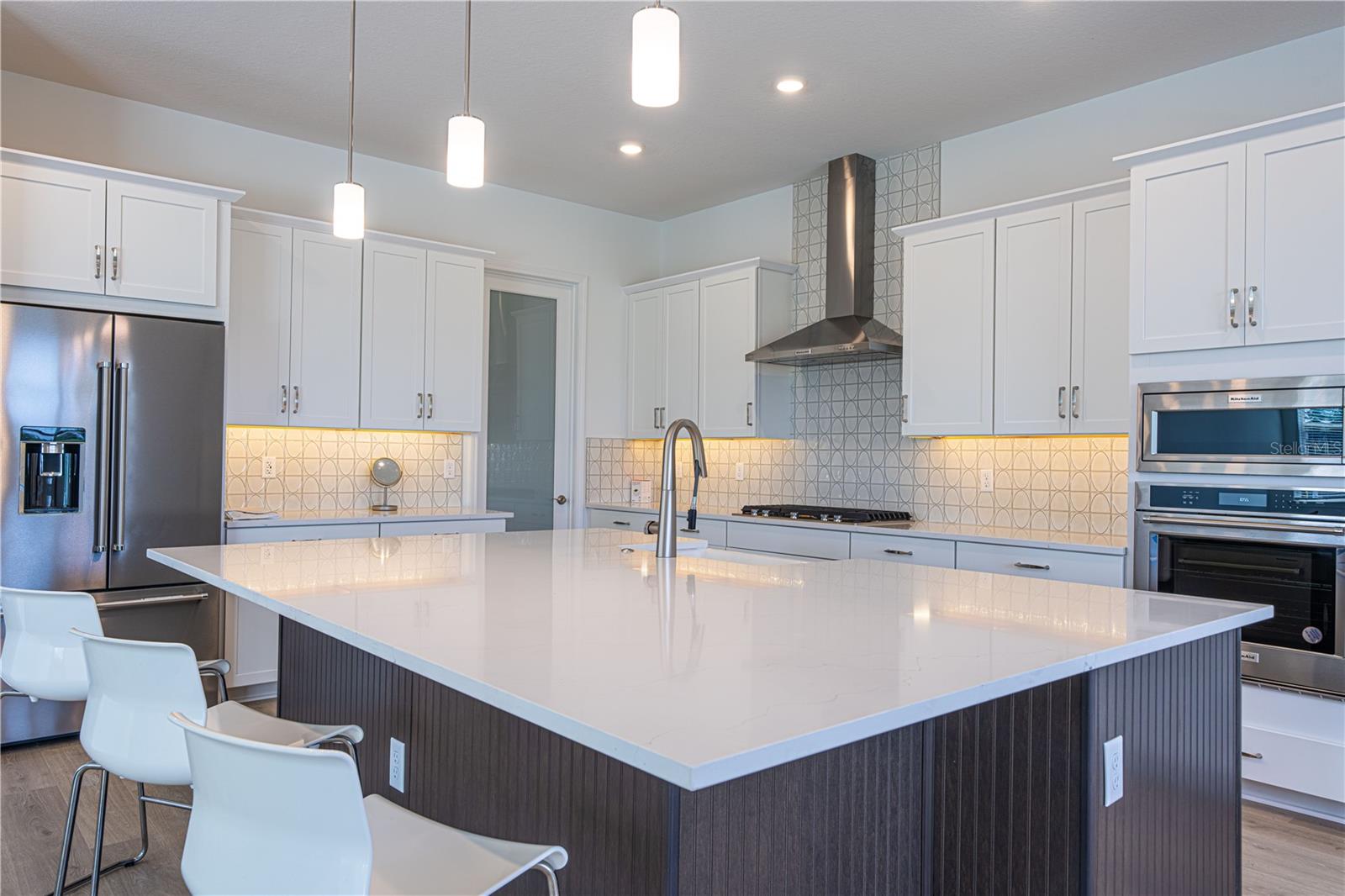 Image 9 of 21 For 15600 Vetta Drive