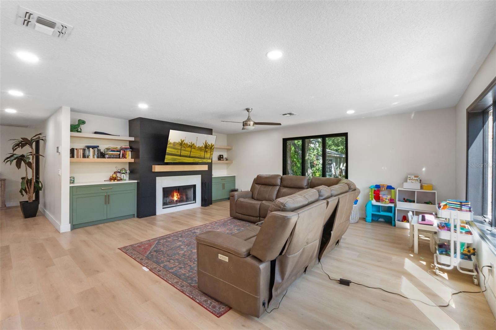 Image 8 of 54 For 11951 Elbert Street