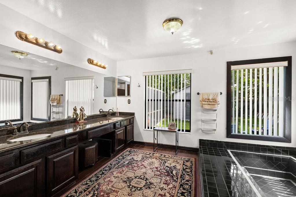 Image 21 of 59 For 7846 Snowberry Circle