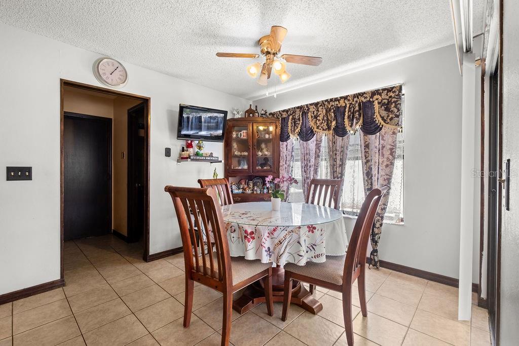 Image 30 of 59 For 7846 Snowberry Circle