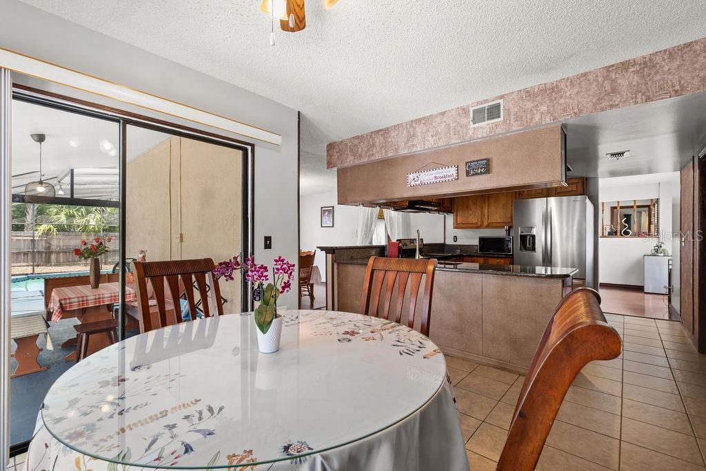 Image 31 of 59 For 7846 Snowberry Circle