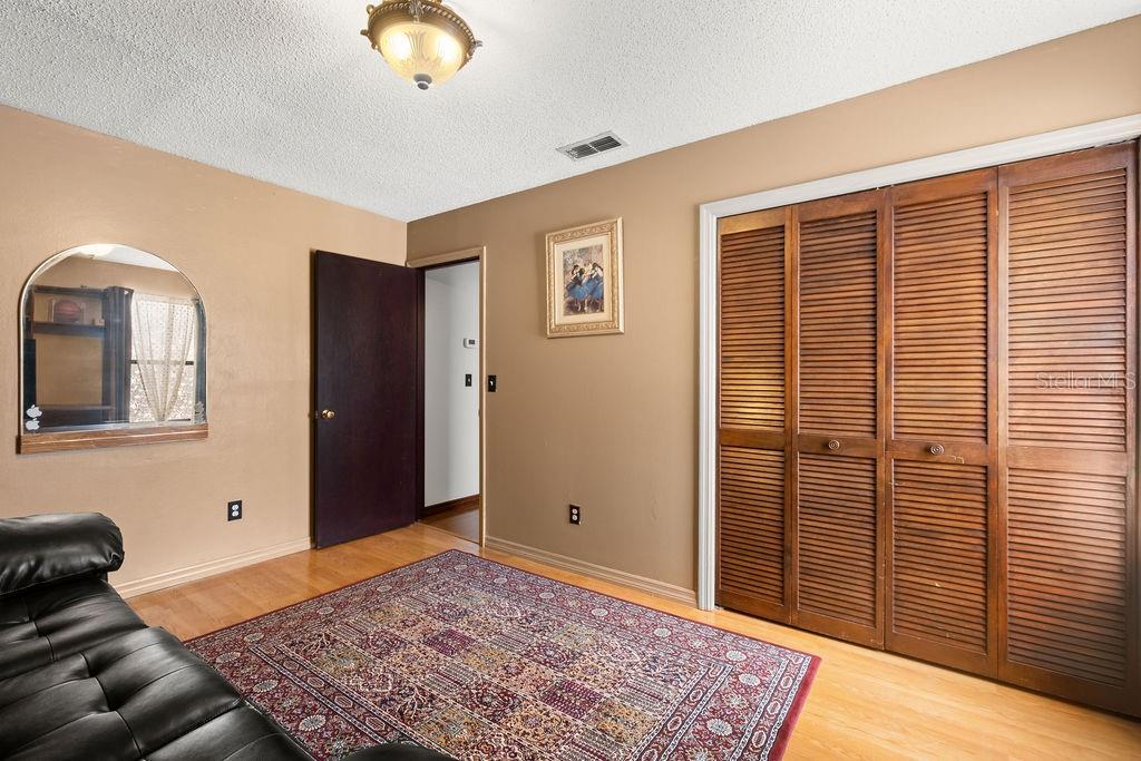 Image 34 of 59 For 7846 Snowberry Circle