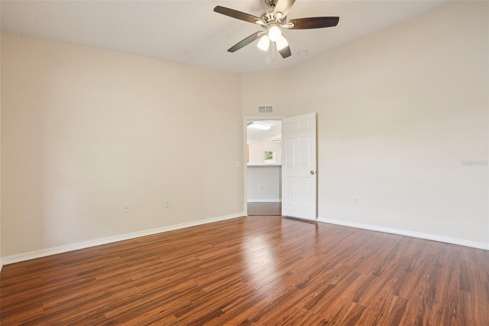Image 21 of 47 For 3038 Elbib Drive