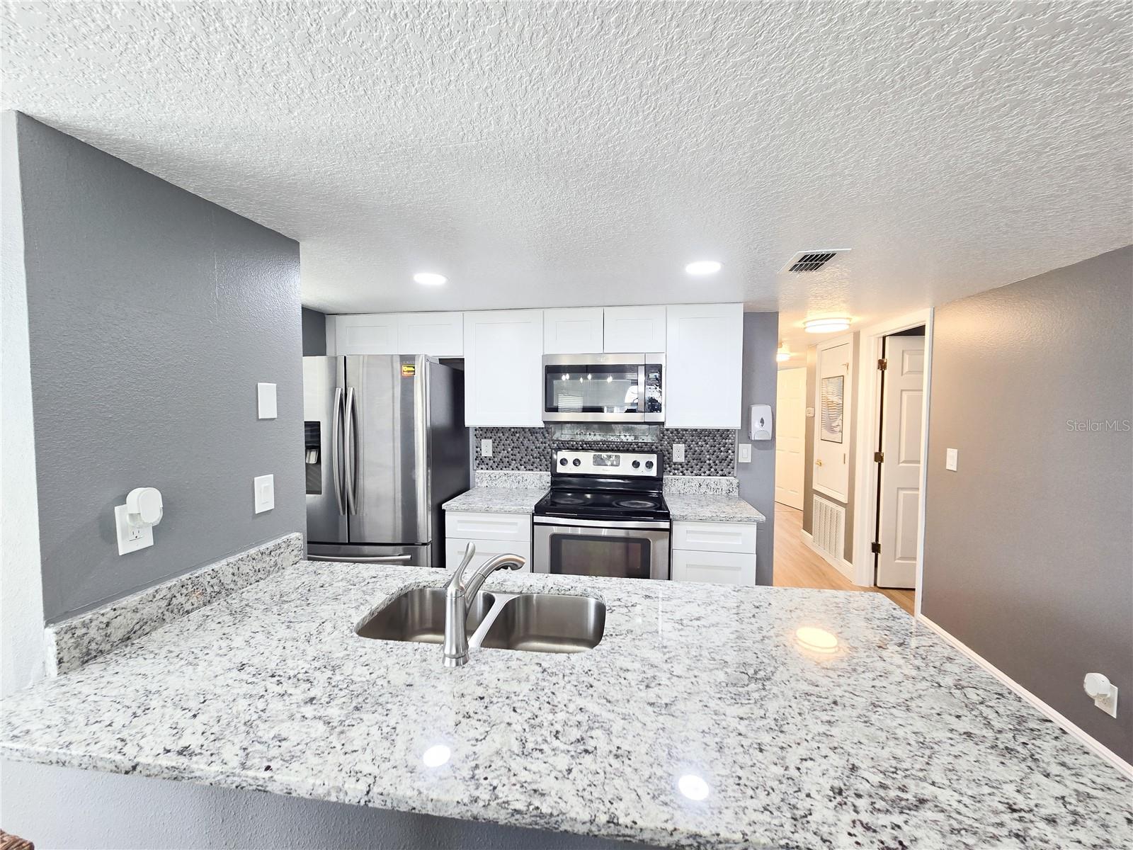 Image 3 of 15 For 2735 Poinciana Boulevard 95