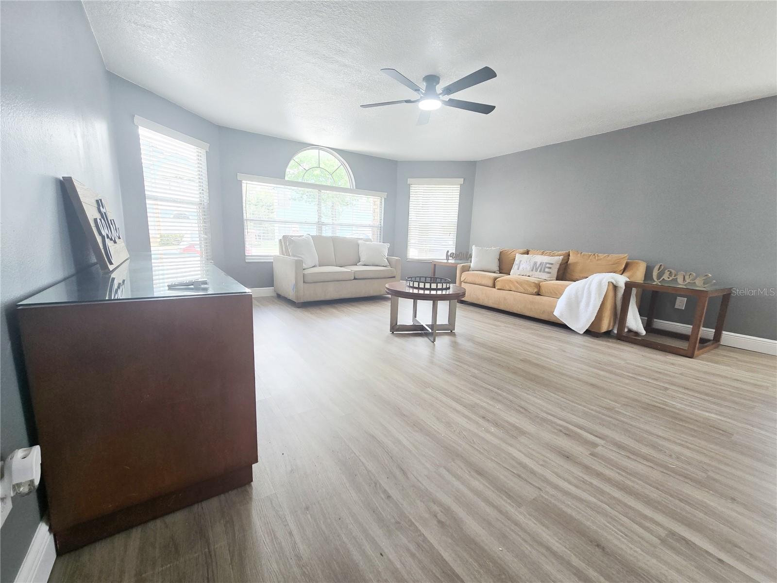 Image 6 of 15 For 2735 Poinciana Boulevard 95