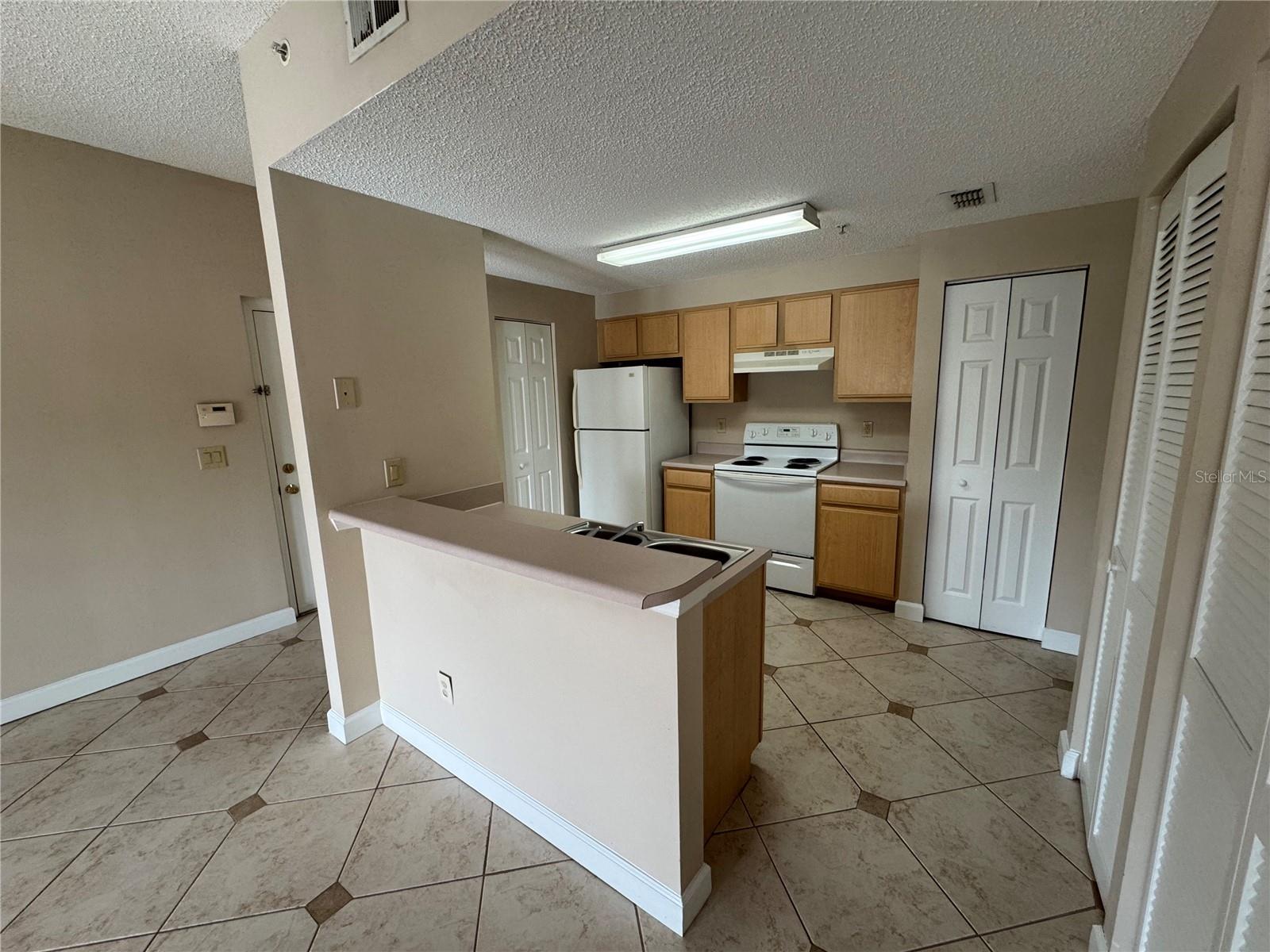 Image 6 of 24 For 10831 Windsor Walk Drive 1210